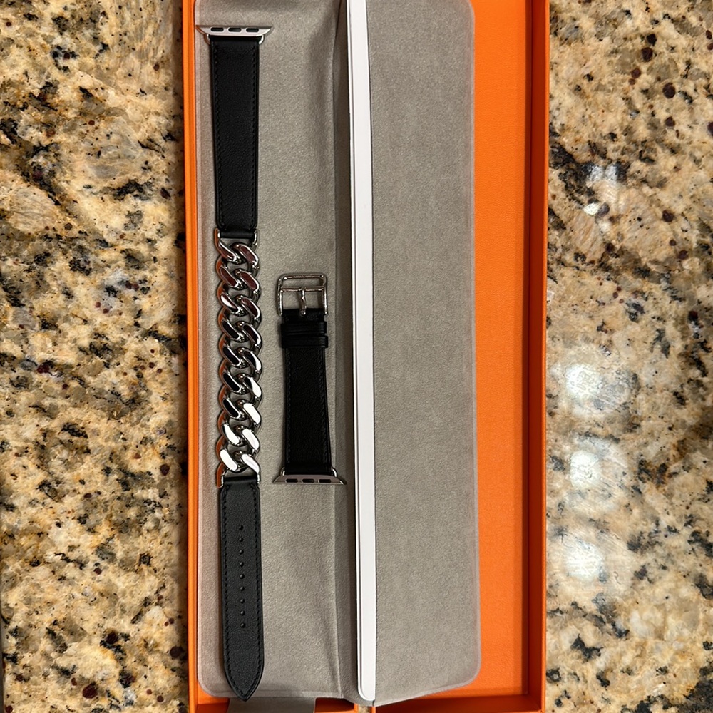 NWOT. Authentic Hermes Apple Watch Band for their Series 8 Watch. NEVER WORN